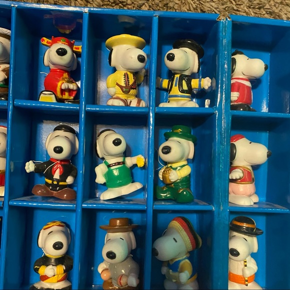 SNOOPY PEANUTS Collectable Box Figure Doll (28 bodies) wz/Box Vintage Rare - Picture 5 of 15